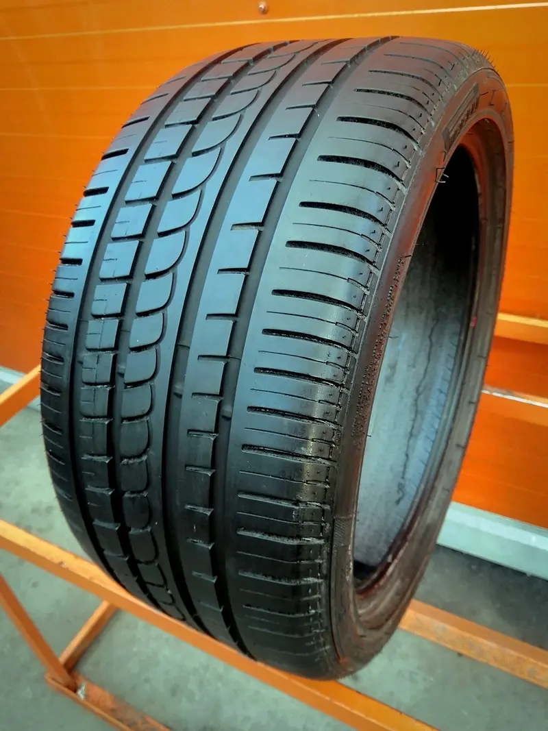 Б/у шина 265/35 R18 Pirelli P Zero Rosso