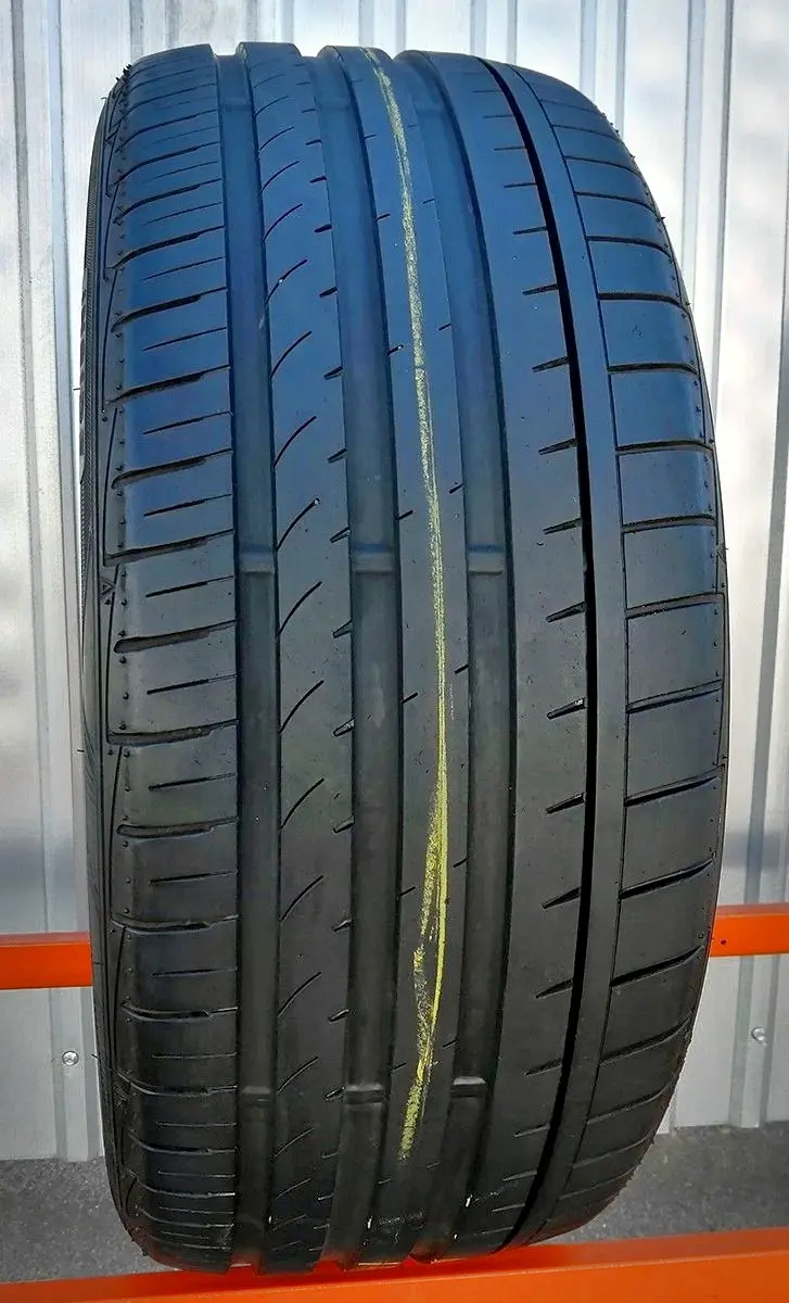 Б/у шина 265/35 R19 Falken Azenis FK-453CC