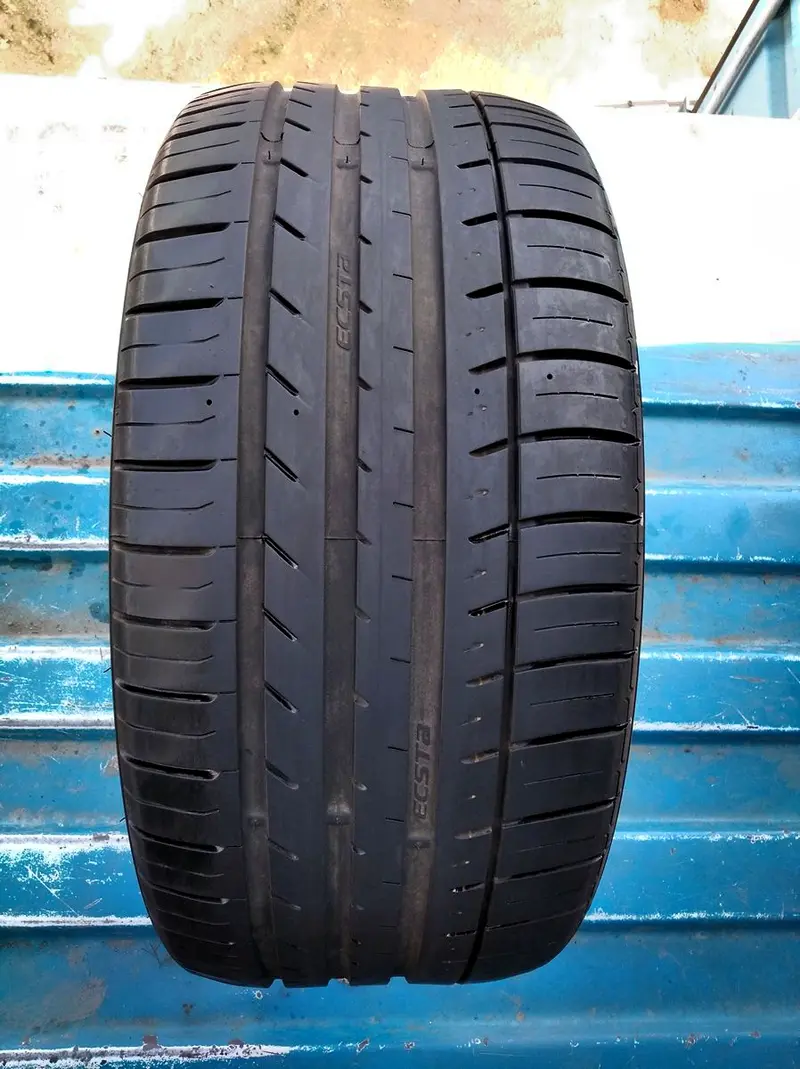 Б/у шина 265/35 R19 Kumho Ecsta Le Sport KU39