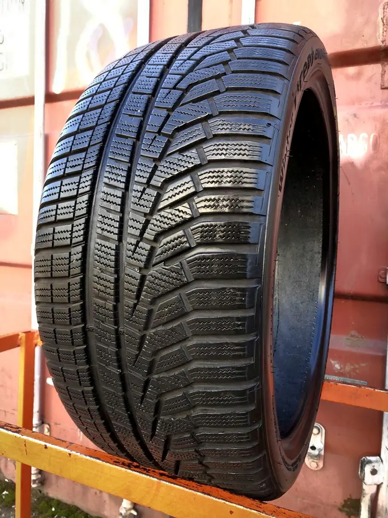 Б/у шина 265/35 R20 Hankook Winter I Cept Evo2 W320, фото 1