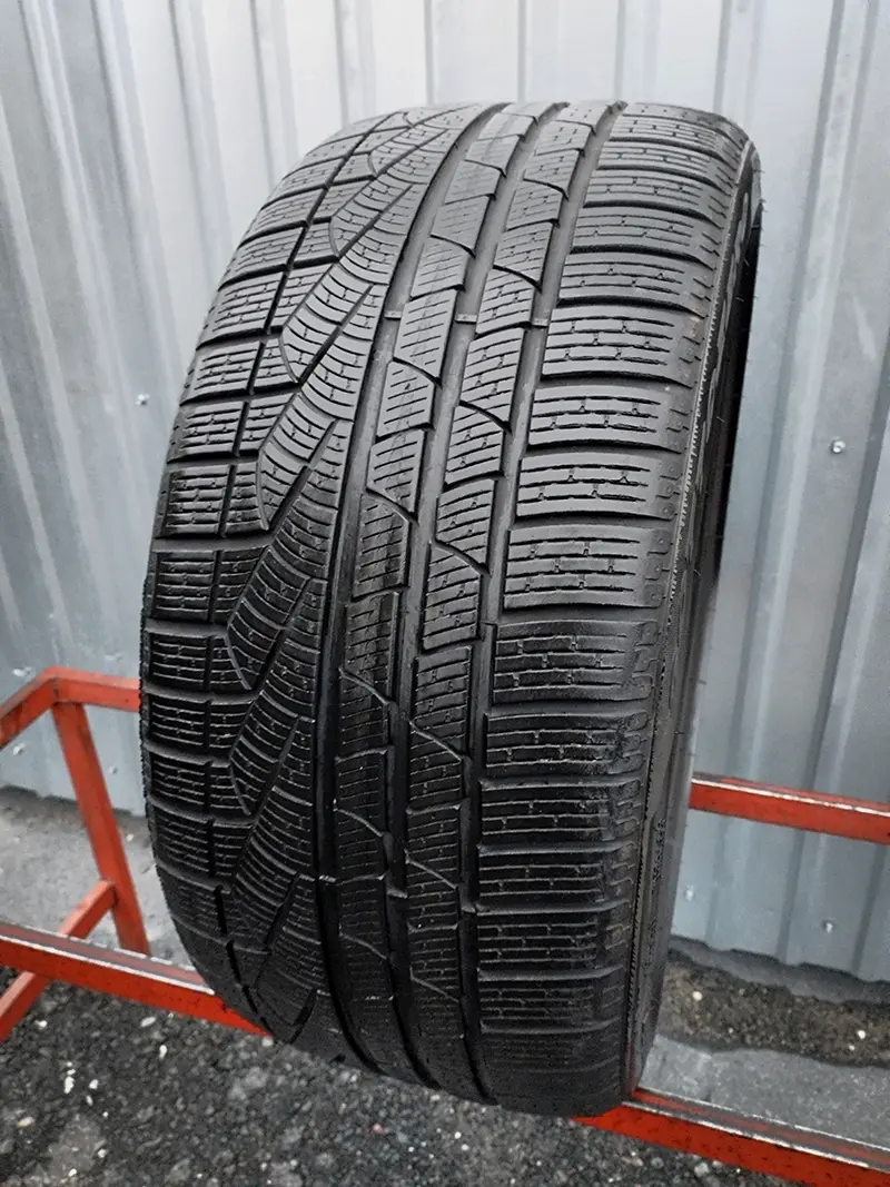 Б/у шина 265/35 R21 Pirelli Winter 240 Sottozero 2