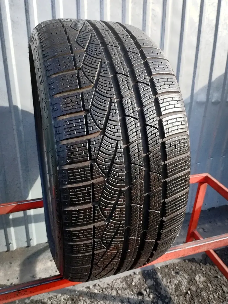 Б/у шина 265/35 R21 Pirelli Winter 240 Sottozero 2
