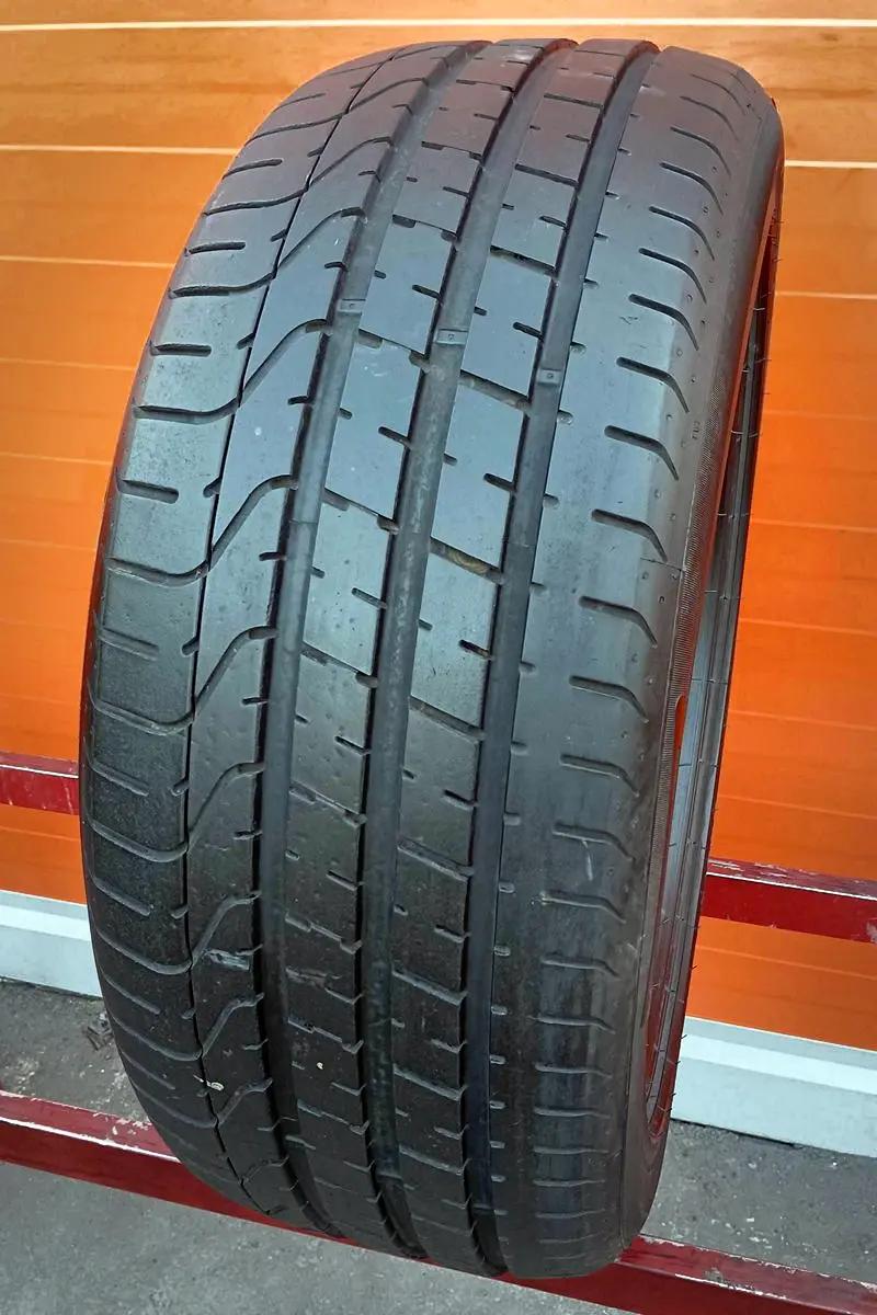 Б/у шина 265/40 R19 Pirelli P Zero