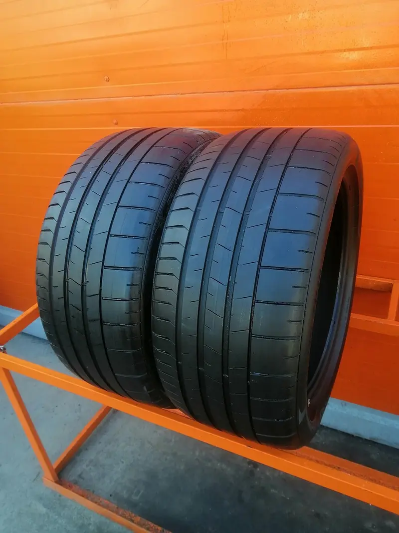 Пара б/у шин 265/40 R19 Pirelli P Zero PZ4