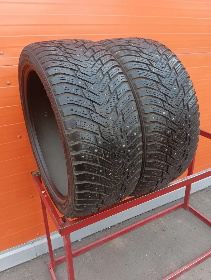 Пара б/у шин 265/40 R21 Nokian Hakkapeliitta 8 SUV