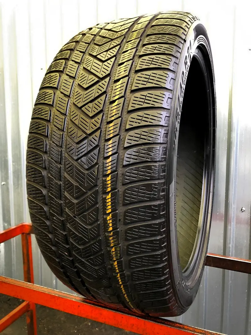 Б/у шина 265/40 R21 Pirelli Scorpion Winter