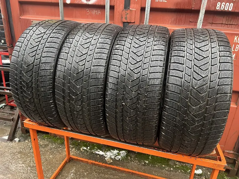 Комплект б/у шин 265/40 R21 Pirelli Scorpion Winter