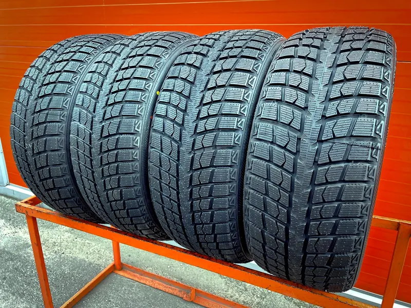 Комплект новых шин 265/40 R22 LingLong Green-Max Winter Ice I-15 SUV