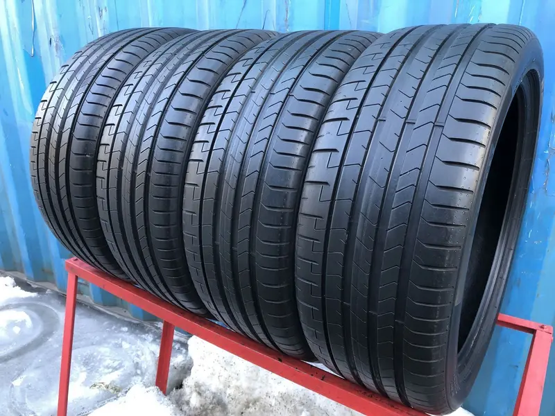 Комплект б/у шин 265/40 R22 Pirelli P Zero PZ4