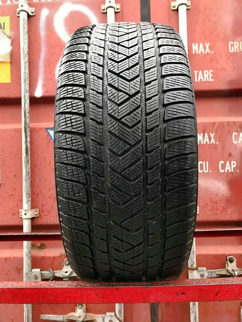Б/у шина 265/40 R22 Pirelli Scorpion Winter