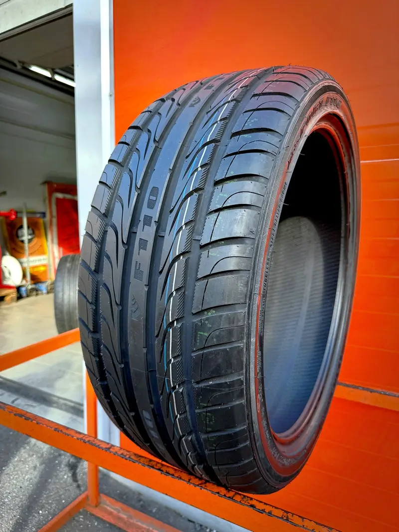 Новая шина 265/40 R22 Tracmax XSport F110