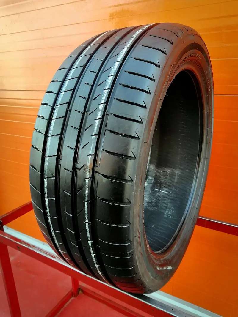 Б/у шина 265/45 R21 Bridgestone Alenza 001