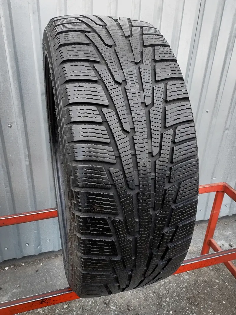 Б/у шина 265/45 R21 Nokian Hakkapeliitta R SUV