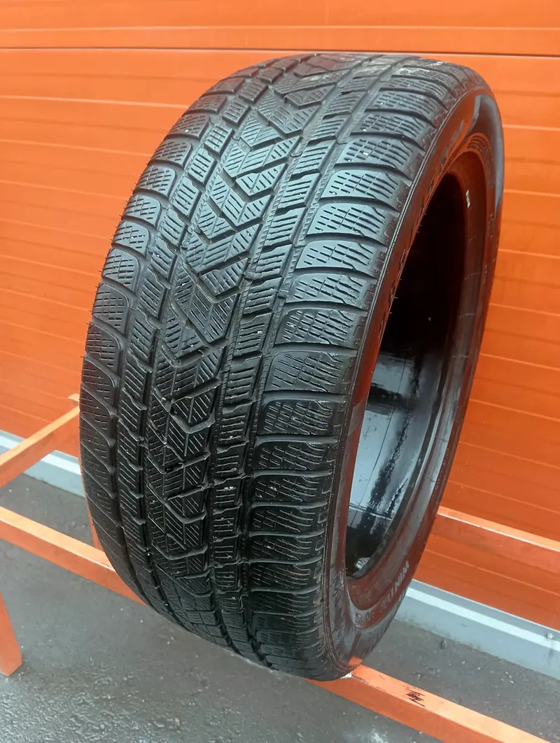 Б/у шина 265/45 R21 Pirelli Scorpion Winter