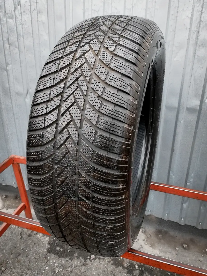 Б/у шина 265/60 R18 Bridgestone Blizzak LM-005