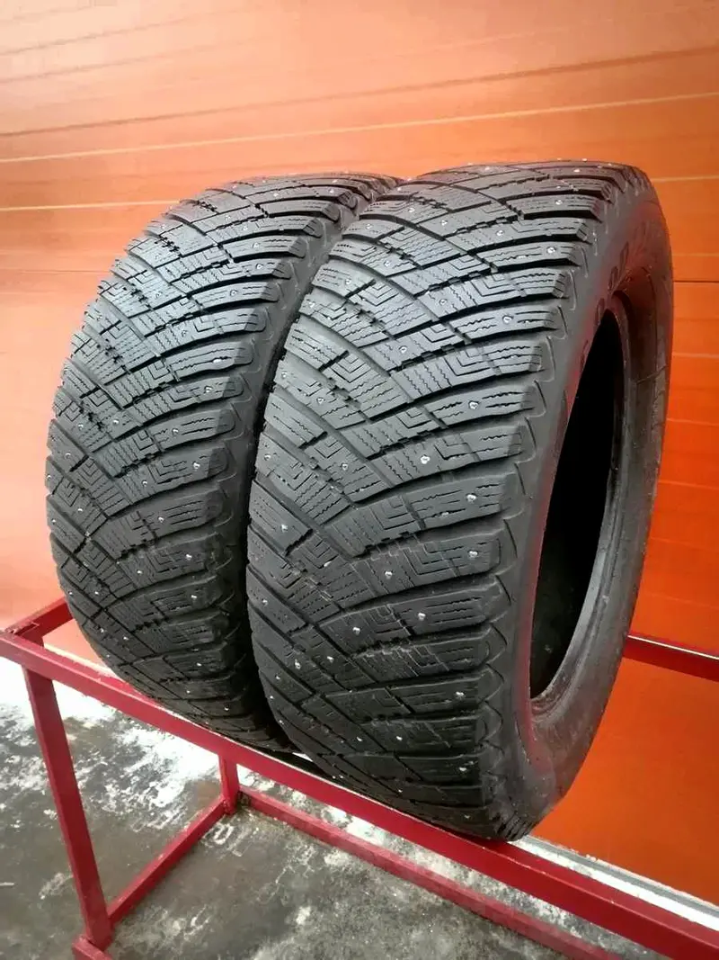 Пара б/у шин 265/60 R18 Goodyear Ultra Grip Ice Arctic SUV 4x4