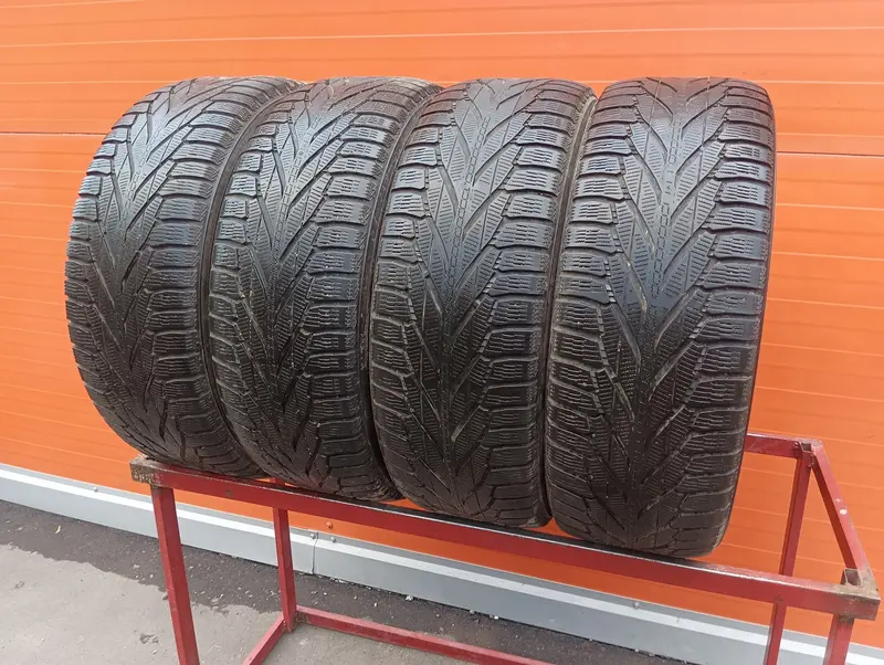 Комплект б/у шин 265/60 R18 Nokian Hakkapeliitta R2 SUV
