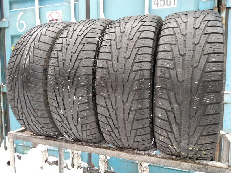 Комплект б/у шин 265/60 R18 Nokian Hakkapeliitta R SUV