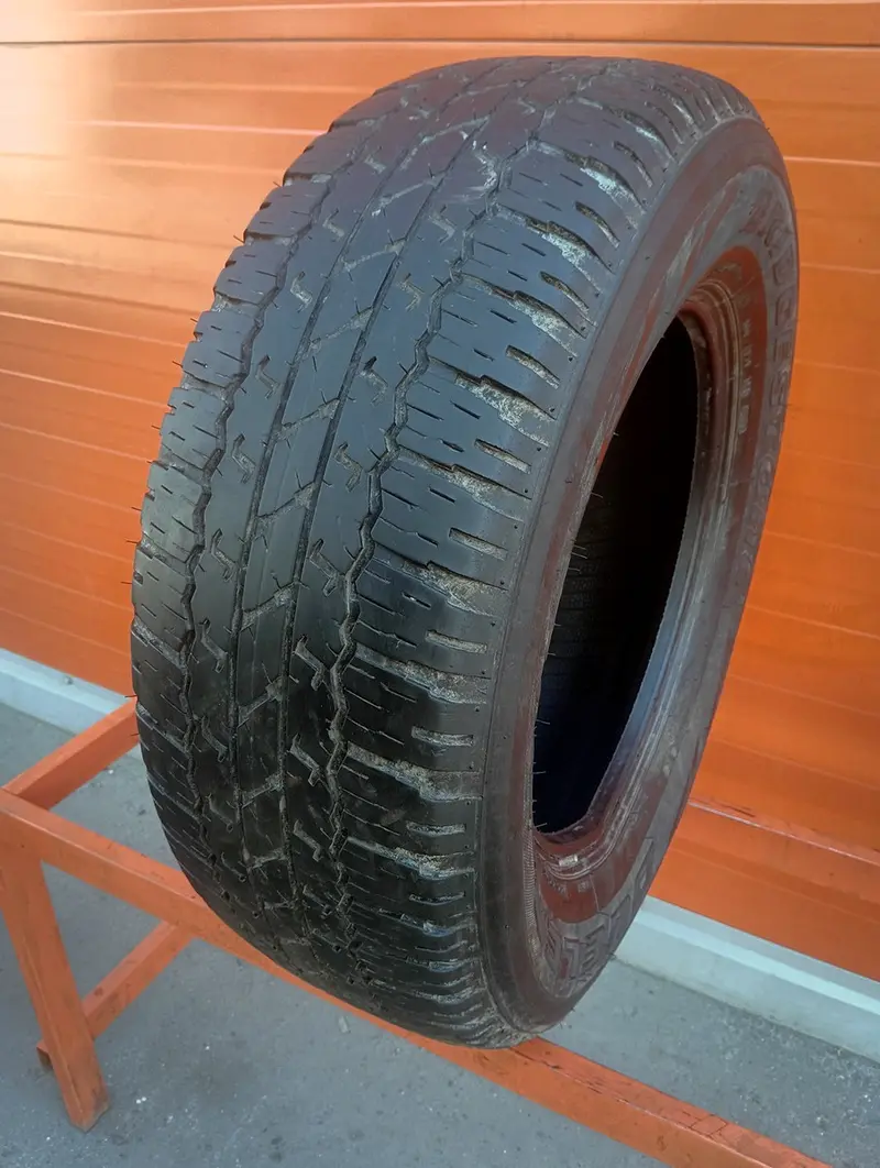 Б/у шина 265/65 R17 Bridgestone Dueler A/T 693 III