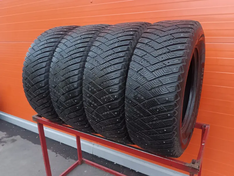 Комплект б/у шин 265/65 R17 Goodyear Ultra Grip Ice Arctic SUV 4x4