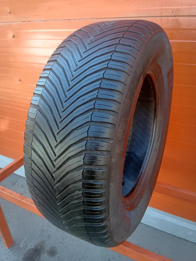 Б/у шина 265/65 R17 Michelin CrossClimate SUV