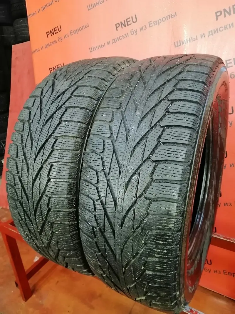 Пара б/у шин 265/65 R17 Nokian Hakkapeliitta R2 SUV