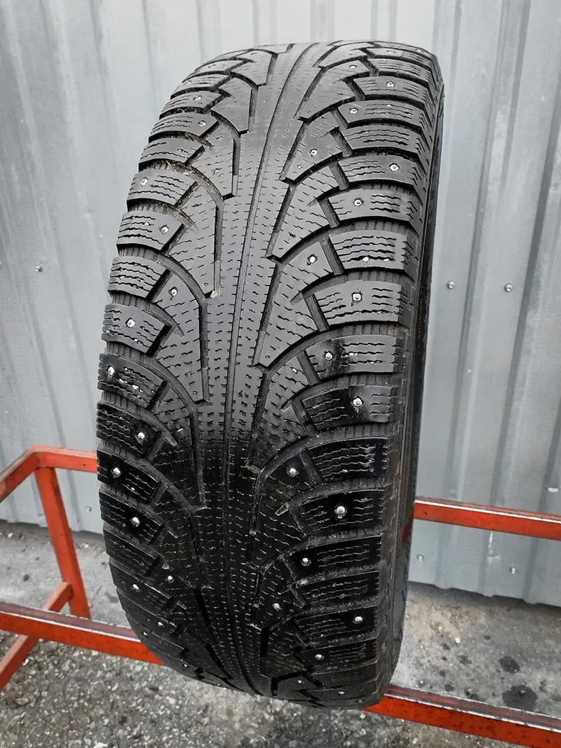 Б/у шина 265/65 R17 Nokian Hakkapeliitta SUV 5