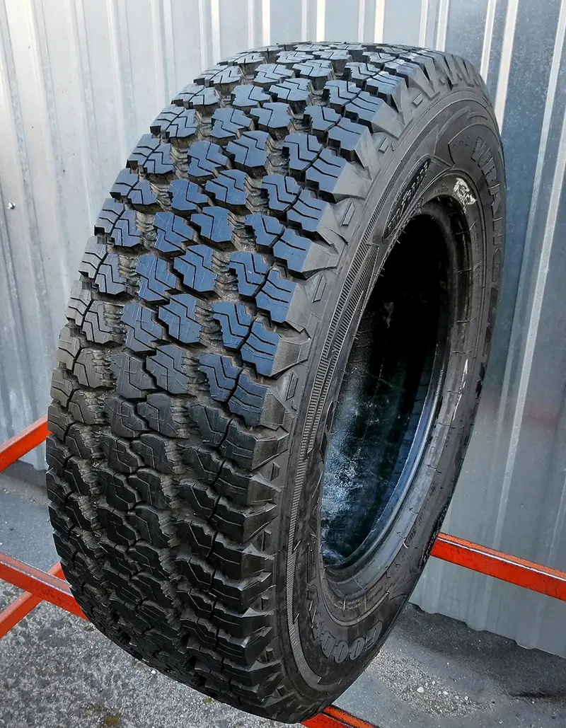 Б/у шина 265/70 R17 Goodyear Wrangler Silent Armor, фото 1