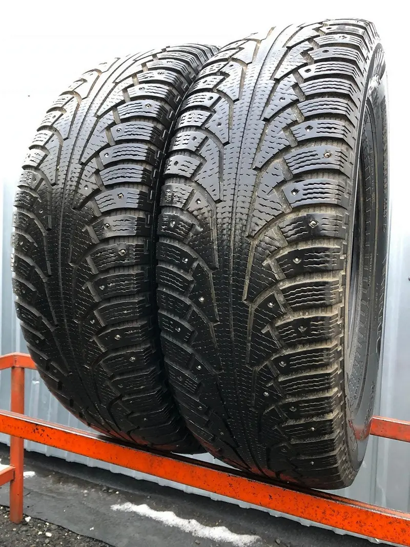 Пара б/у шин 265/70 R17 Nokian Hakkapeliitta SUV 5