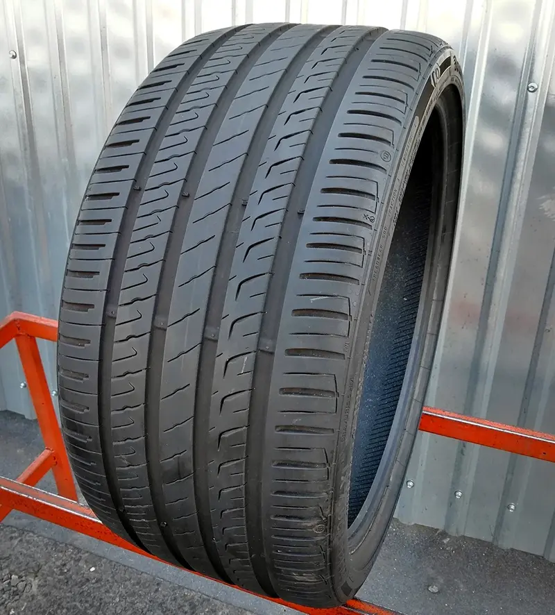 Б/у шина 275/30 R20 Barum Bravuris 5HM