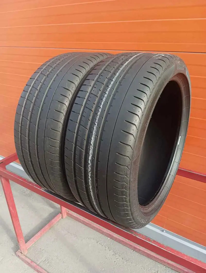 Пара б/у шин 275/35 R19 Pirelli P Zero Run Flat