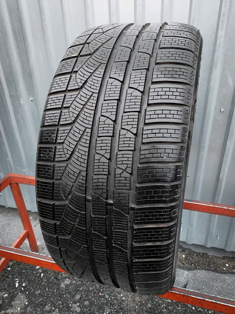 Б/у шина 275/35 R20 Pirelli Winter 240 Sottozero 2