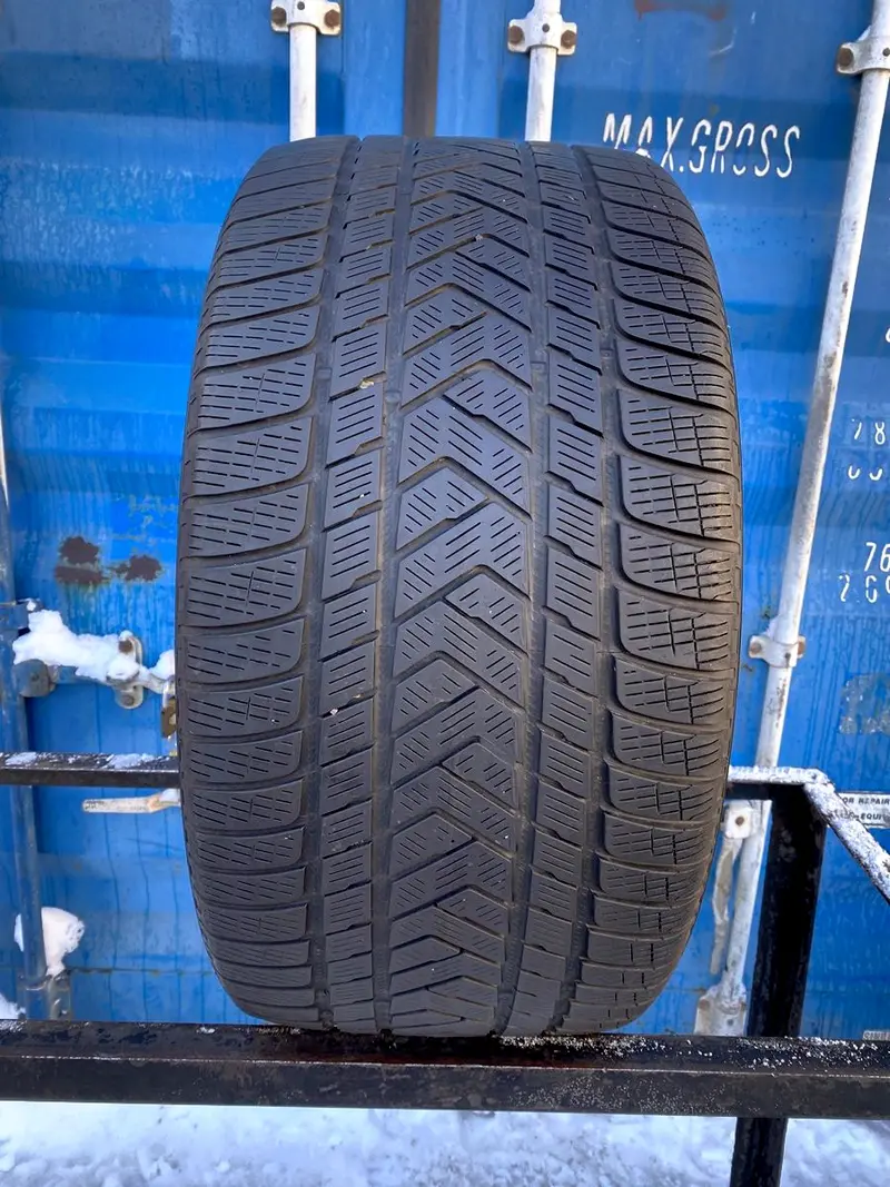 Б/у шина 275/35 R22 Pirelli Scorpion Winter