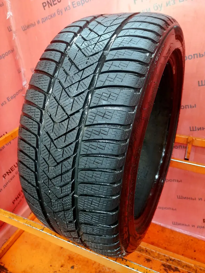 Б/у шина 275/40 R18 Pirelli Winter Sottozero 3