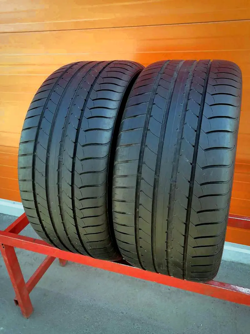 Пара б/у шин 275/40 R19 Goodyear EfficientGrip RunFlat MOE