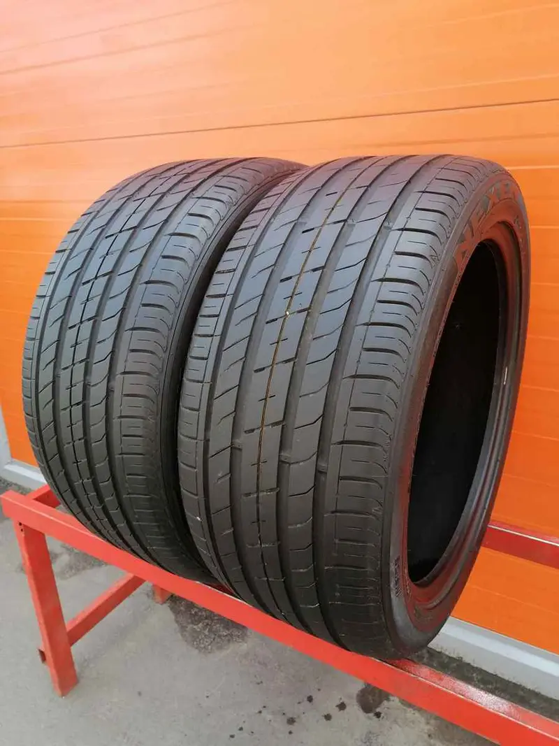 Пара б/у шин 275/40 R19 Nexen Nfera SU1