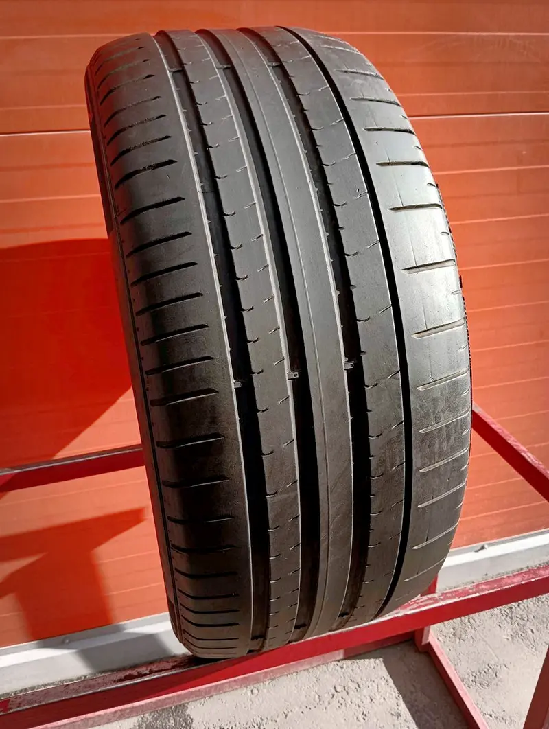 Б/у шина 275/40 R19 Pirelli P Zero PZ4