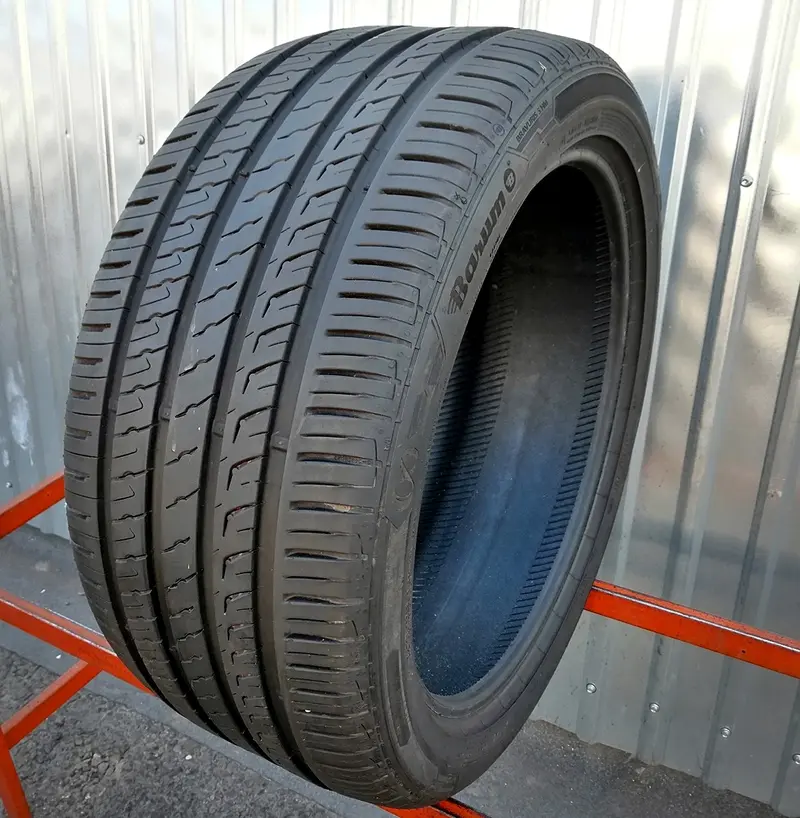 Б/у шина 275/40 R20 Barum Bravuris 5HM, фото 1