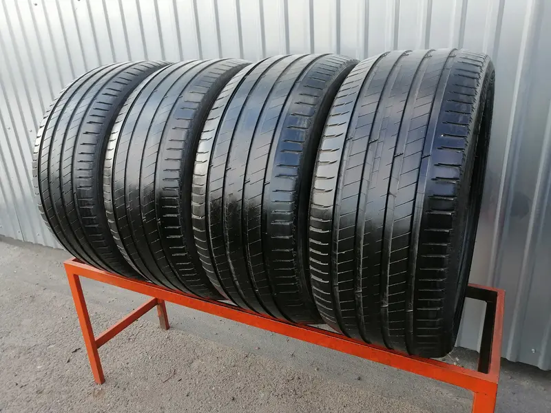 Комплект б/у шин 275/40 R20 Michelin Latitude Sport 3 Run Flat