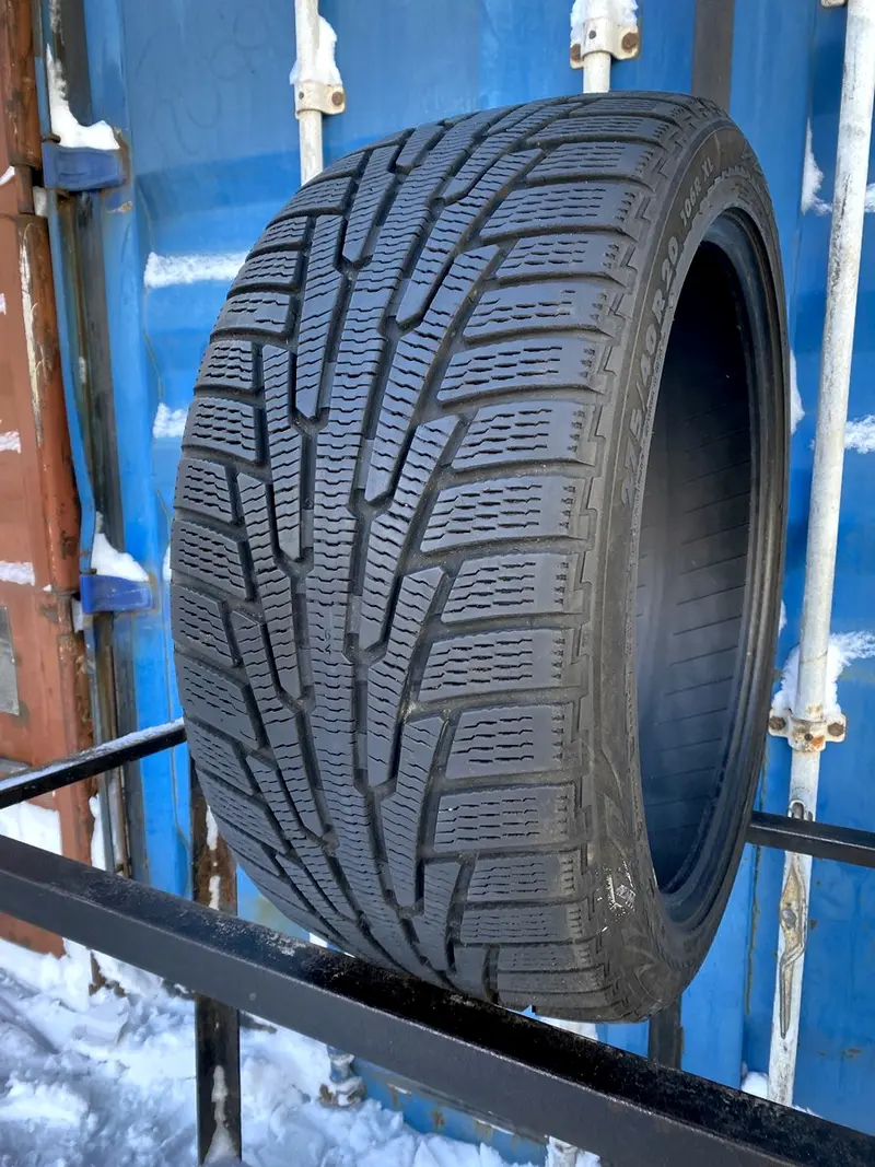 Б/у шина 275/40 R20 Nokian Hakkapeliitta R SUV