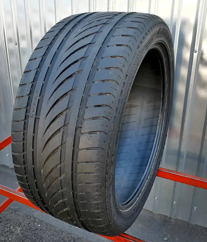 Б/у шина 275/40 R20 Nokian NRVi