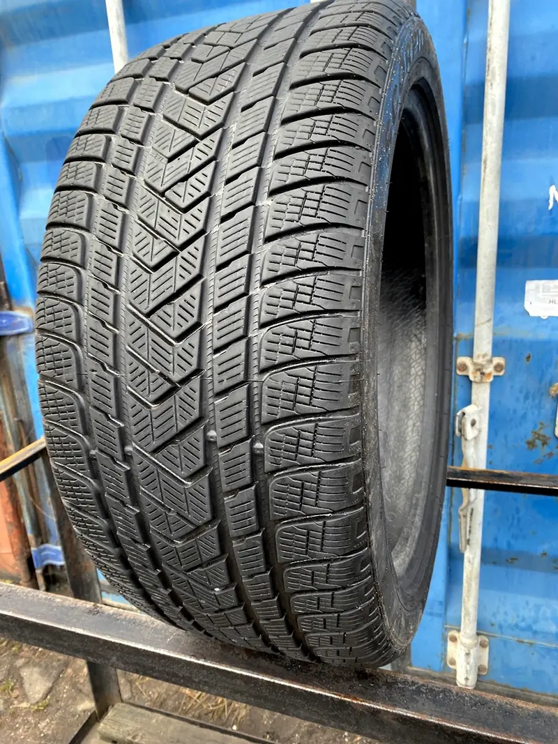 Б/у шина 275/40 R20 Pirelli Scorpion Winter