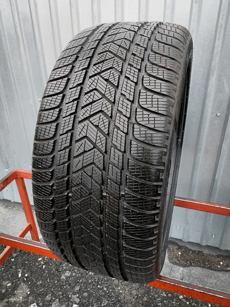 Б/у шина 275/40 R20 Pirelli Scorpion Winter