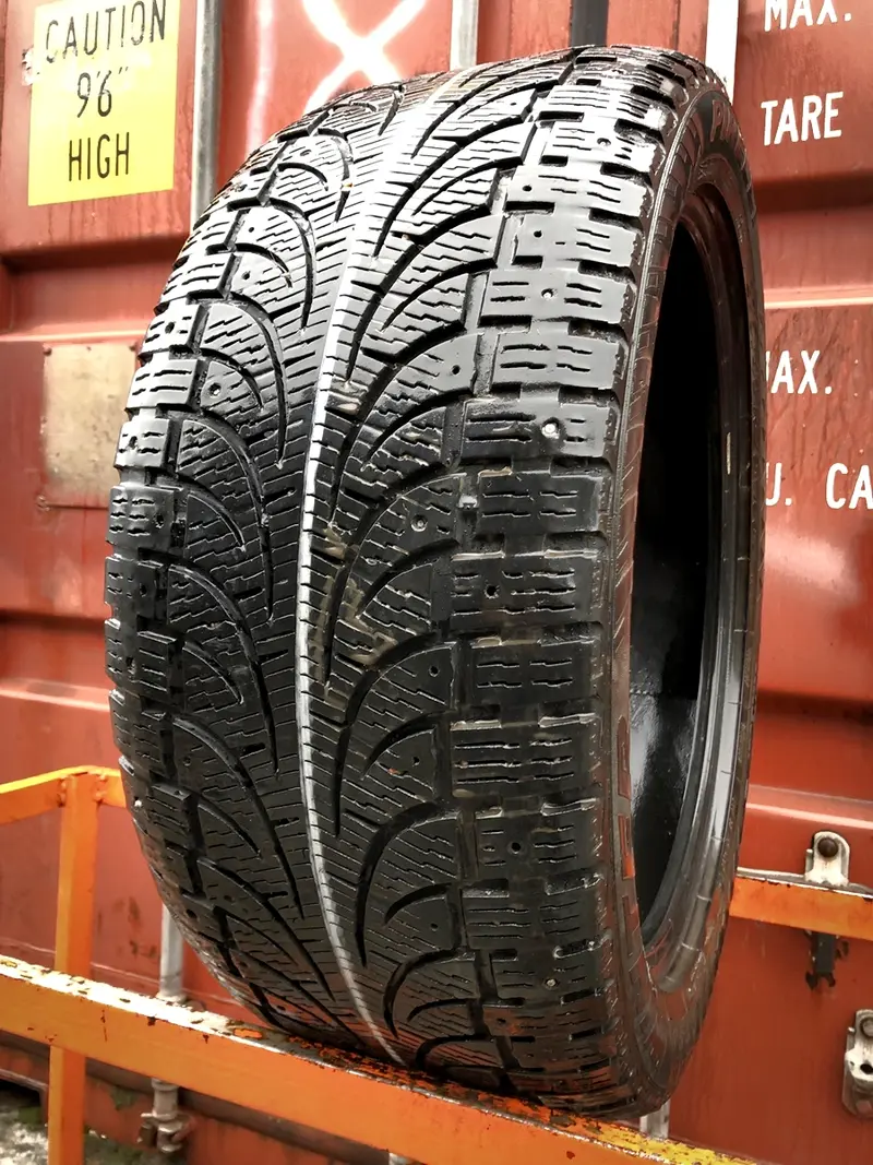 Б/у шина 275/40 R20 Pirelli Winter Carving EDGE