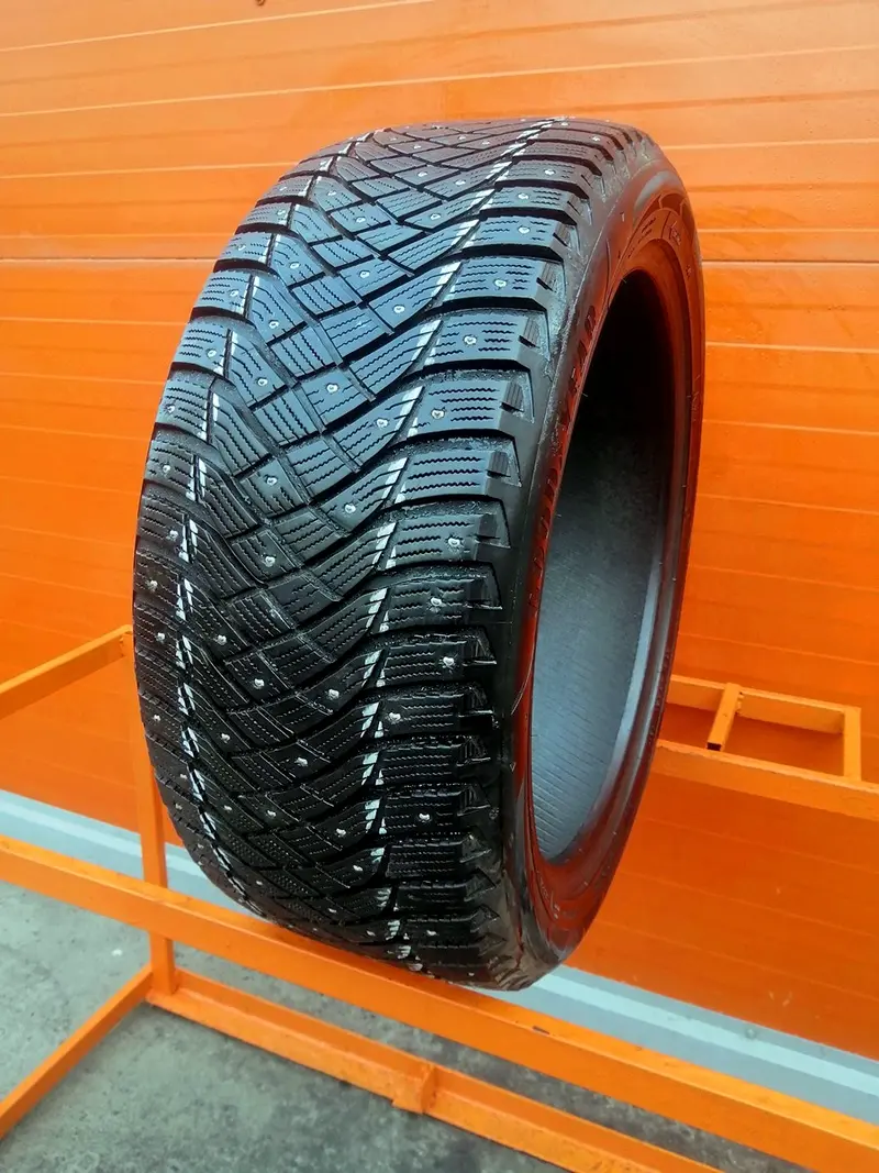 Б/у шина 275/45 R21 Goodyear UltraGrip Artic 2
