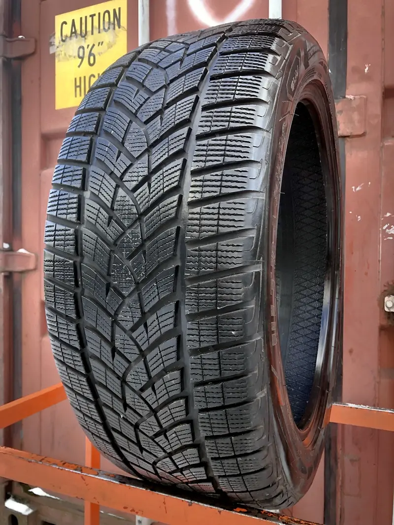Б/у шина 275/45 R21 Goodyear Ultra Grip Perfomance GEN-1, фото 1