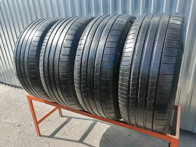 Комплект б/у шин 275/45 R21 Pirelli P Zero PZ4