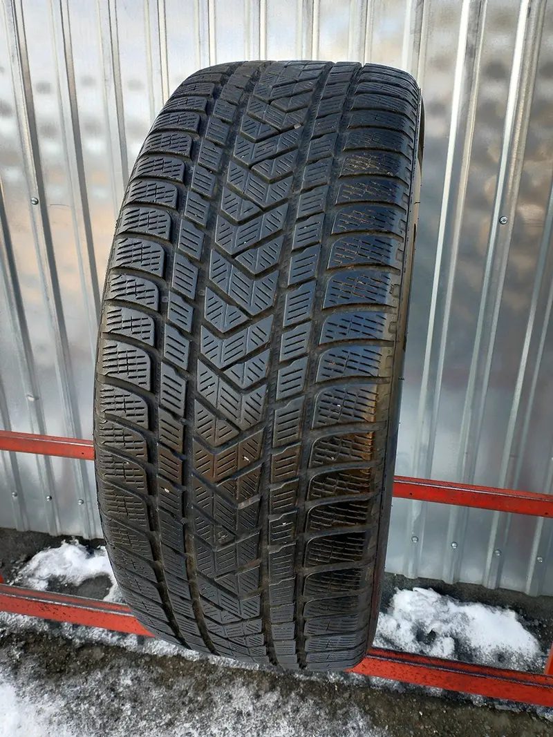 Б/у шина 275/45 R21 Pirelli Scorpion Winter