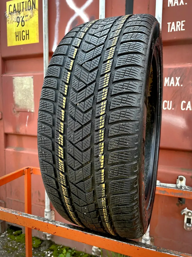 Б/у шина 275/45 R21 Pirelli Scorpion Winter