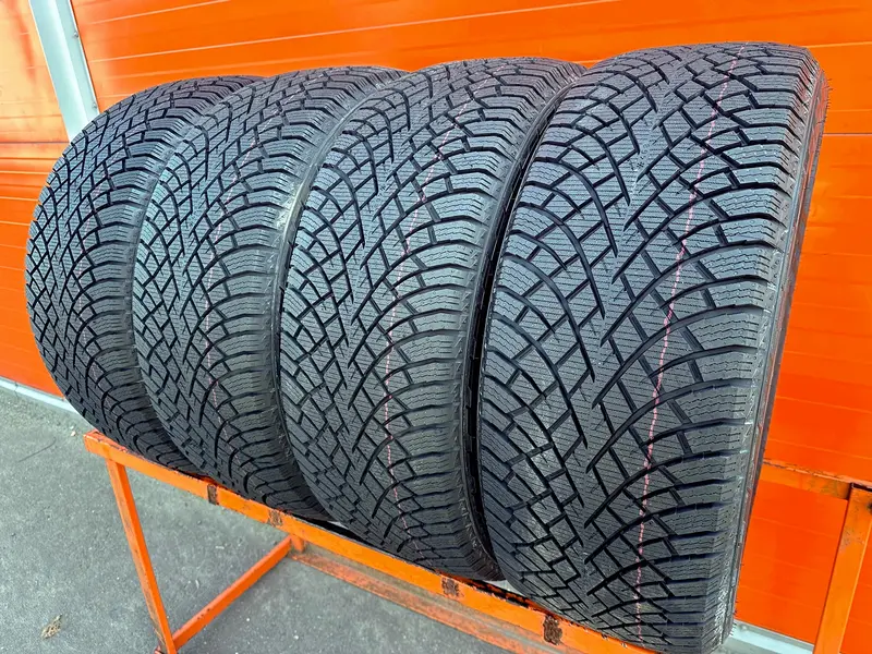 Комплект новых шин 275/55 R20 Nokian Hakkapeliitta R5 SUV